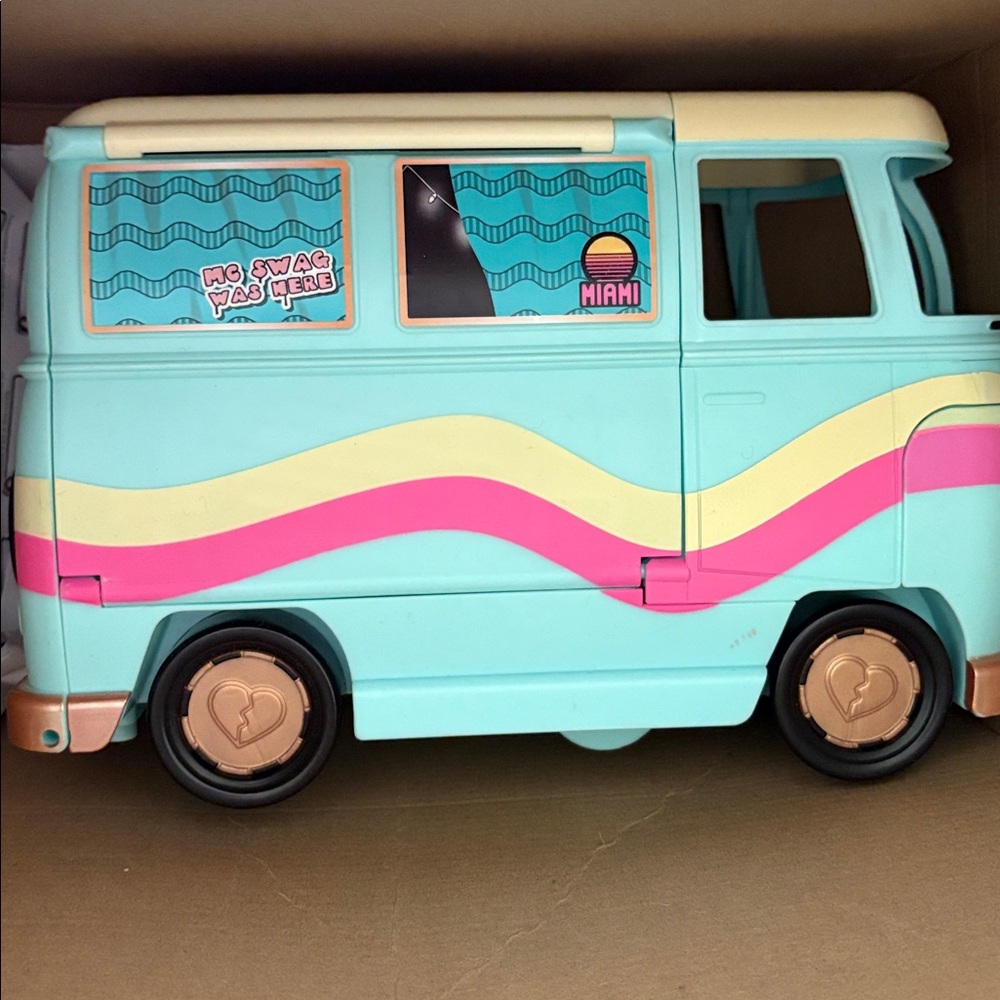 L.O.L. Surprise! Dolls and accessories and camper van